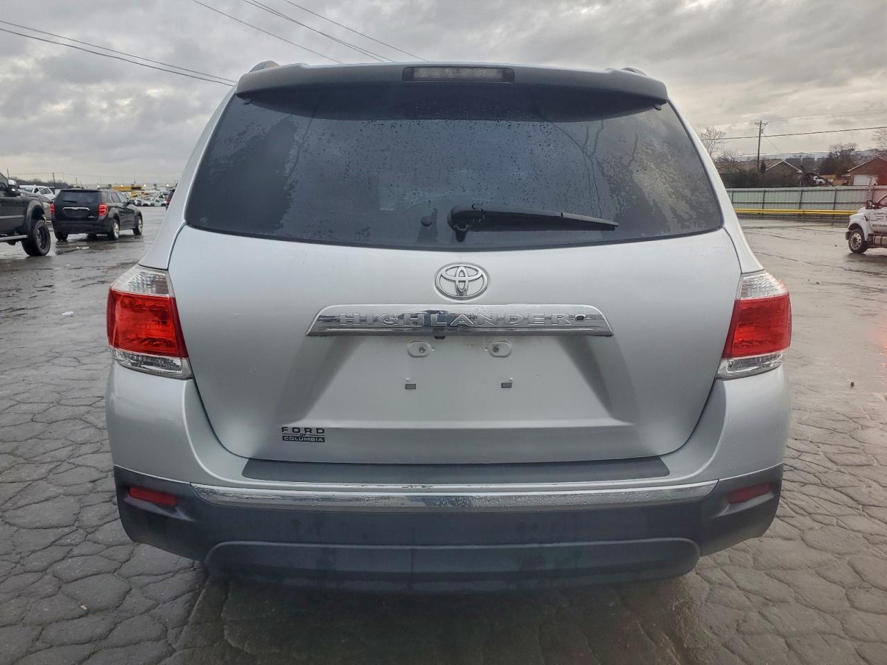 2012 TOYOTA HIGHLANDER BASE photo 6