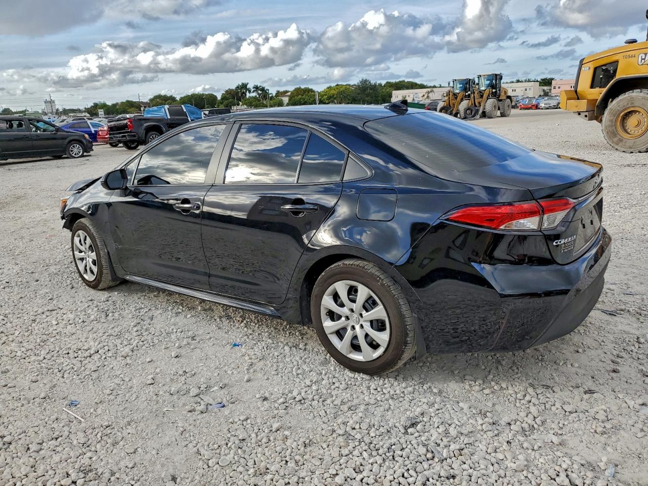 2025 TOYOTA COROLLA LE photo 2