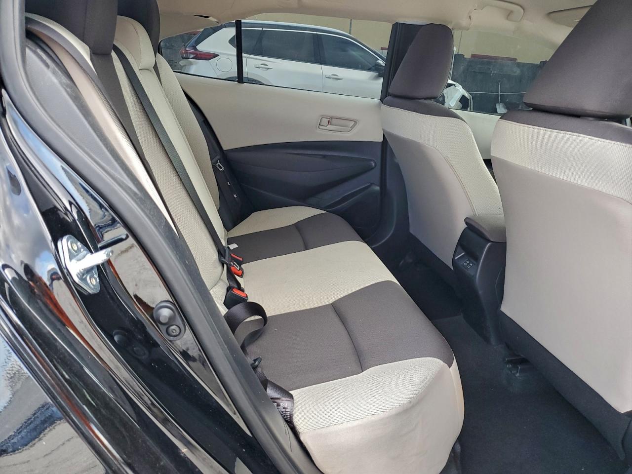 2025 TOYOTA COROLLA LE photo 10