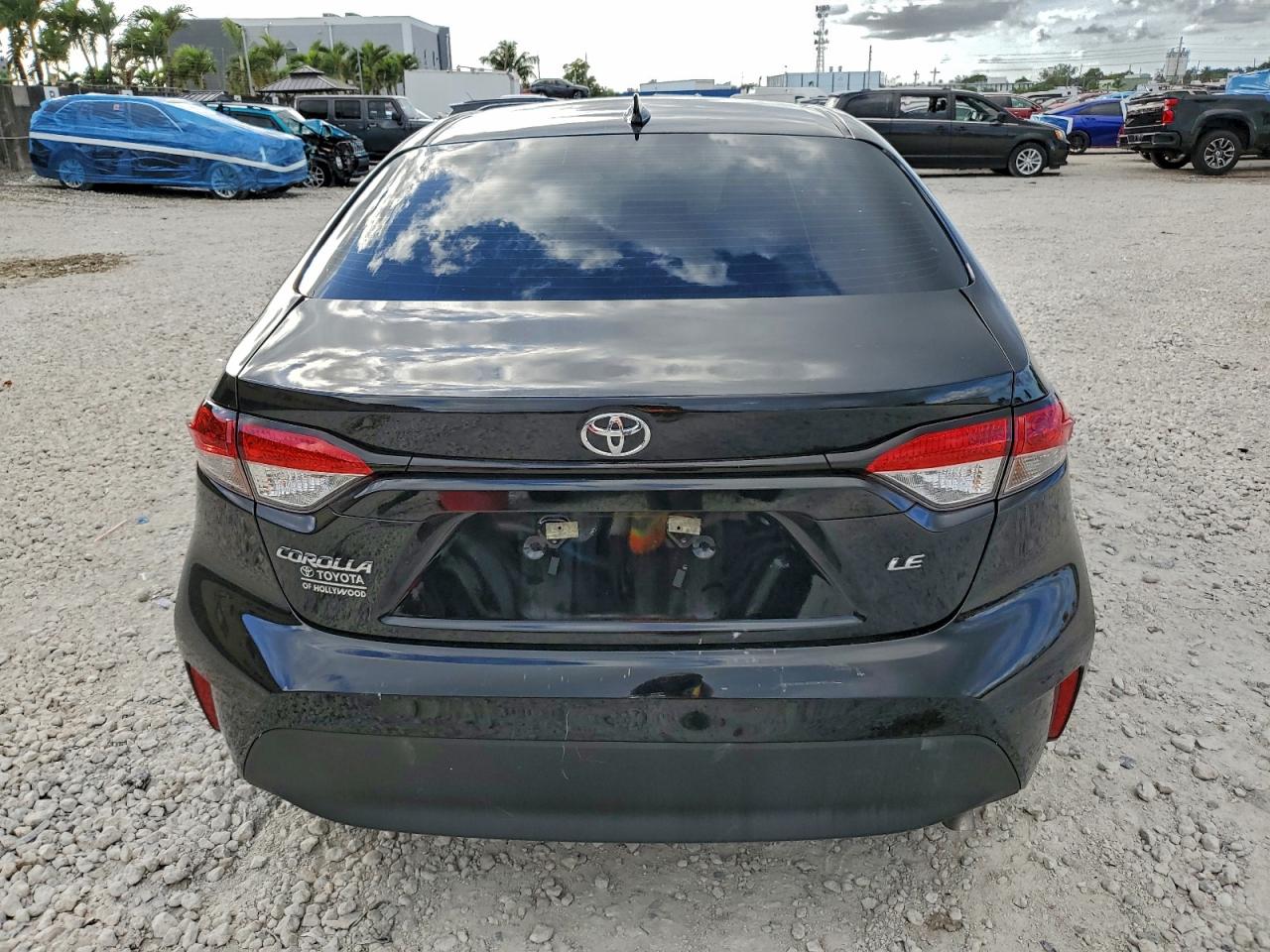 2025 TOYOTA COROLLA LE photo 6
