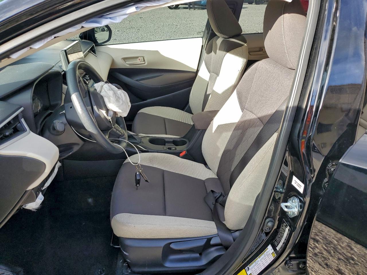 2025 TOYOTA COROLLA LE photo 7