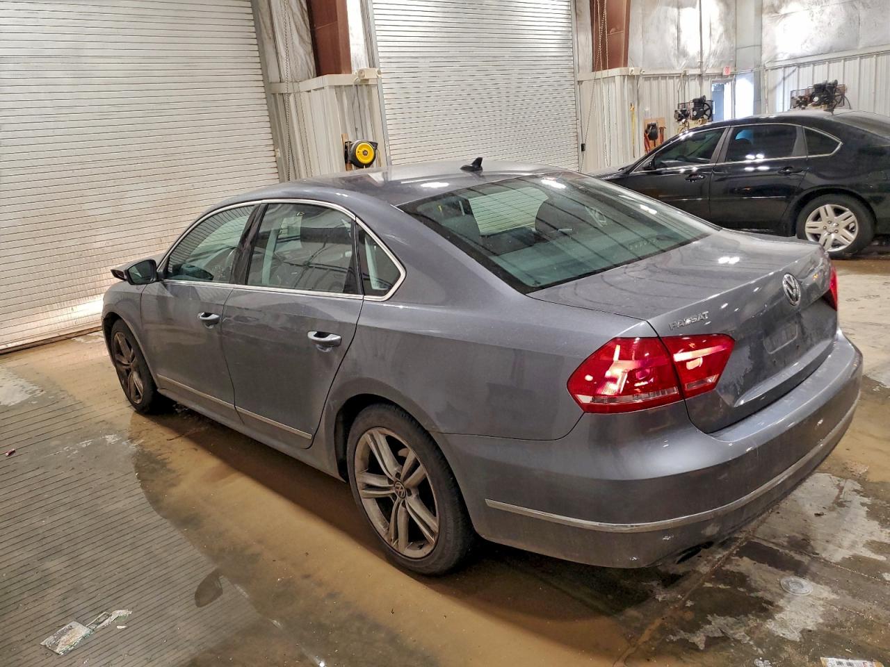 2015 VOLKSWAGEN PASSAT SE photo 2