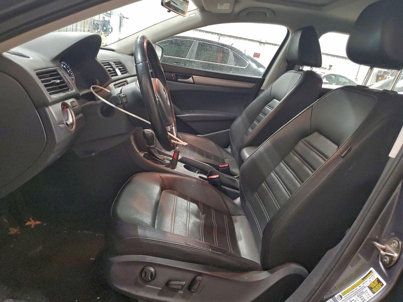 2015 VOLKSWAGEN PASSAT SE photo 7