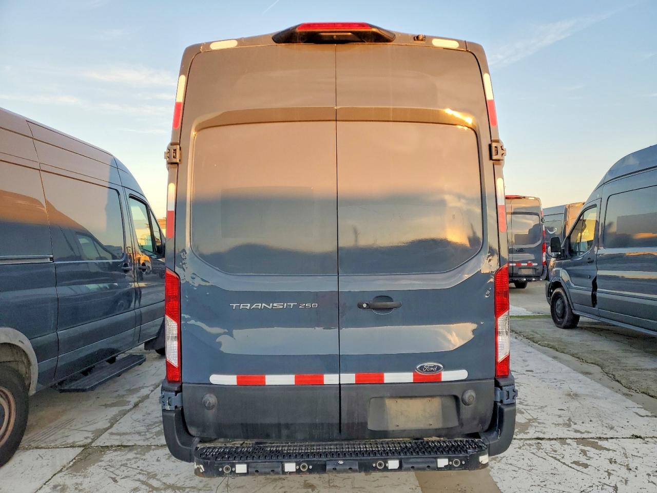 2020 FORD TRANSIT 250 DELIVERY VAN photo 6