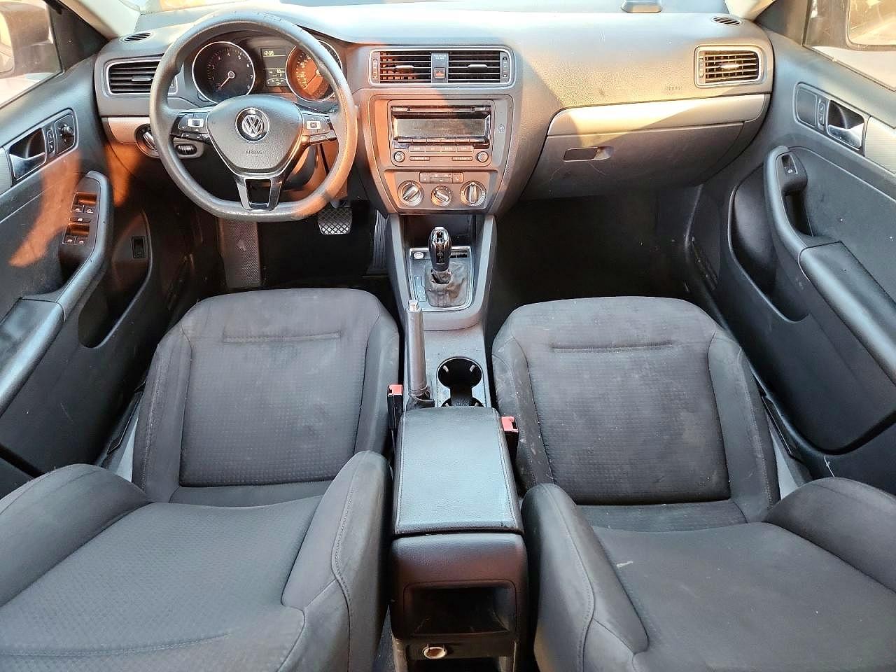 2015 VOLKSWAGEN JETTA SE photo 8