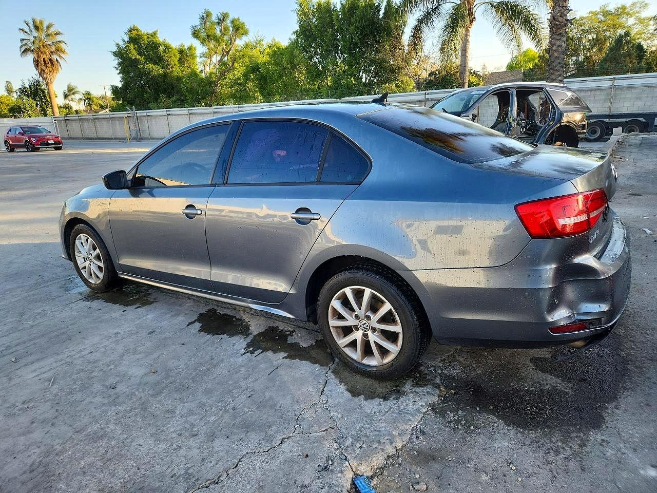 2015 VOLKSWAGEN JETTA SE photo 2