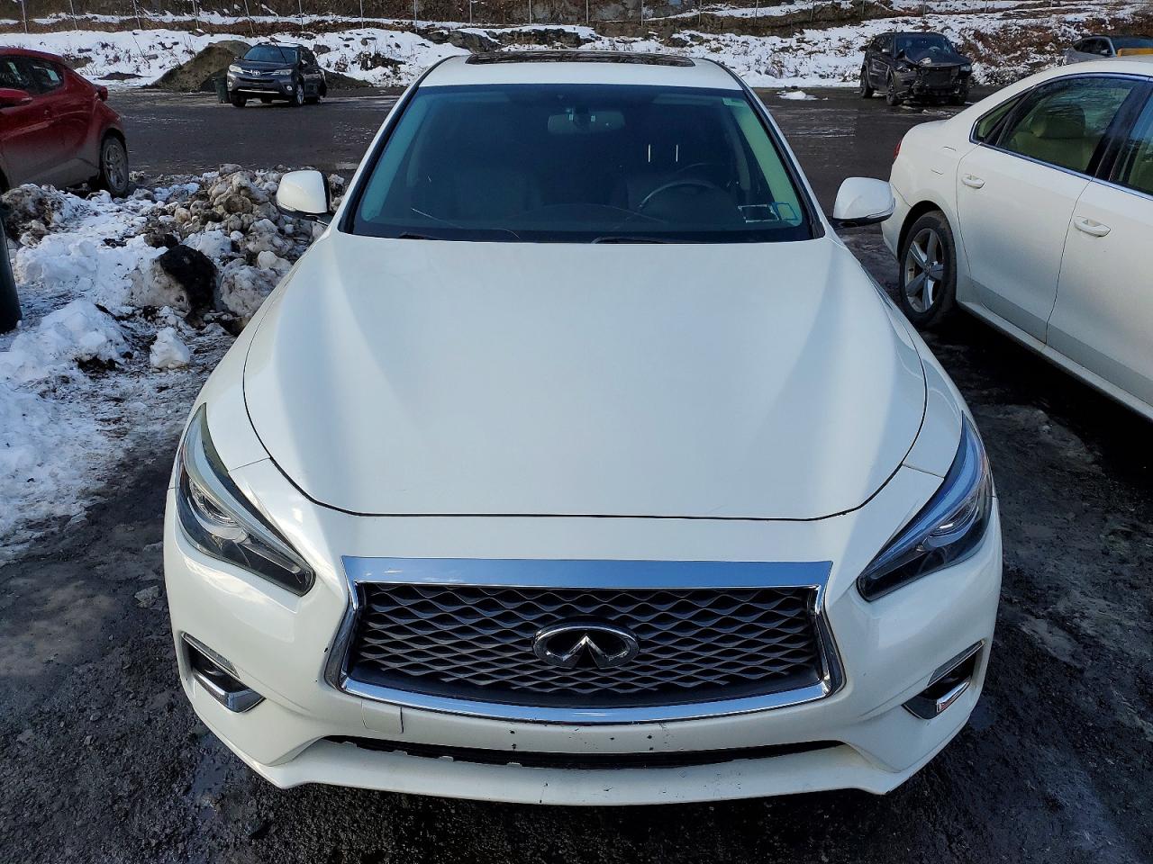2018 INFINITI Q50 LUXE photo 5