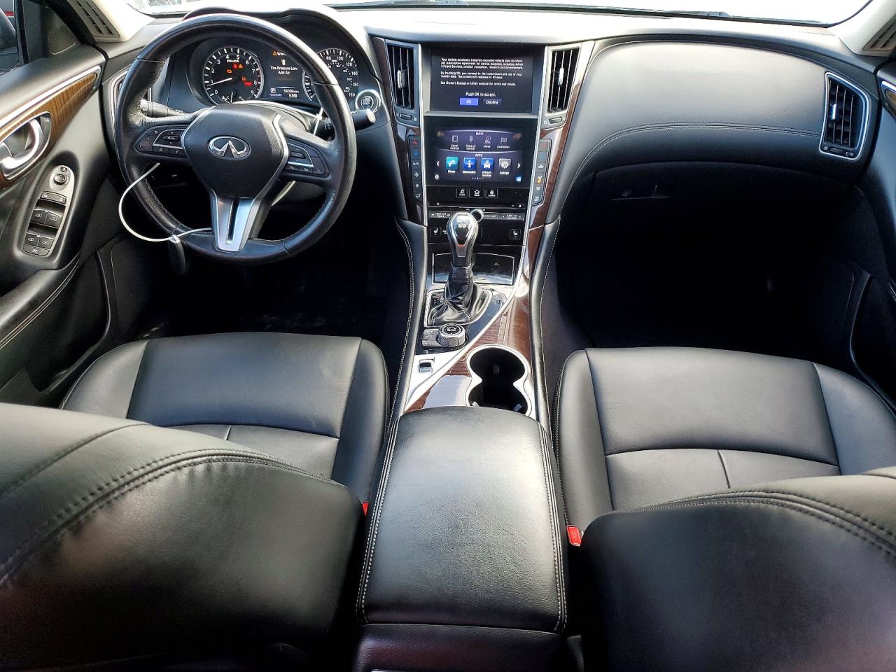 2018 INFINITI Q50 LUXE photo 8