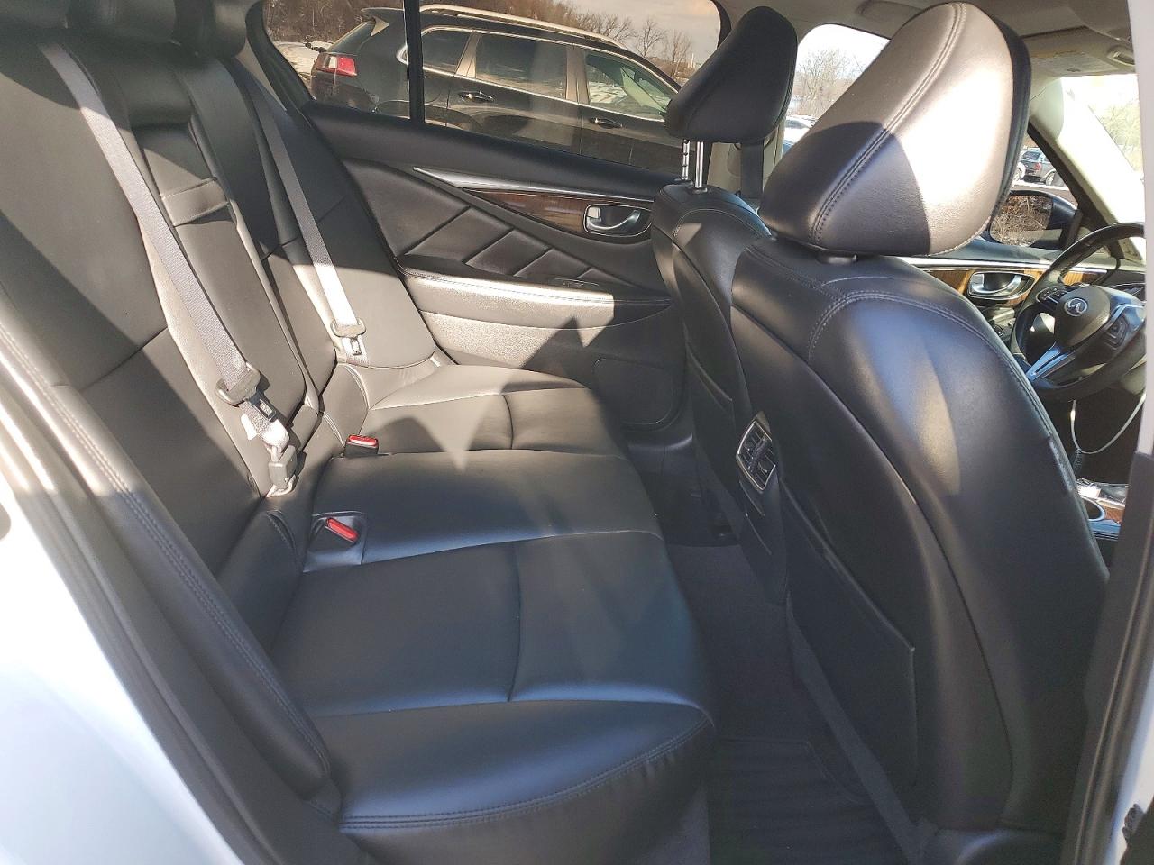 2018 INFINITI Q50 LUXE photo 10