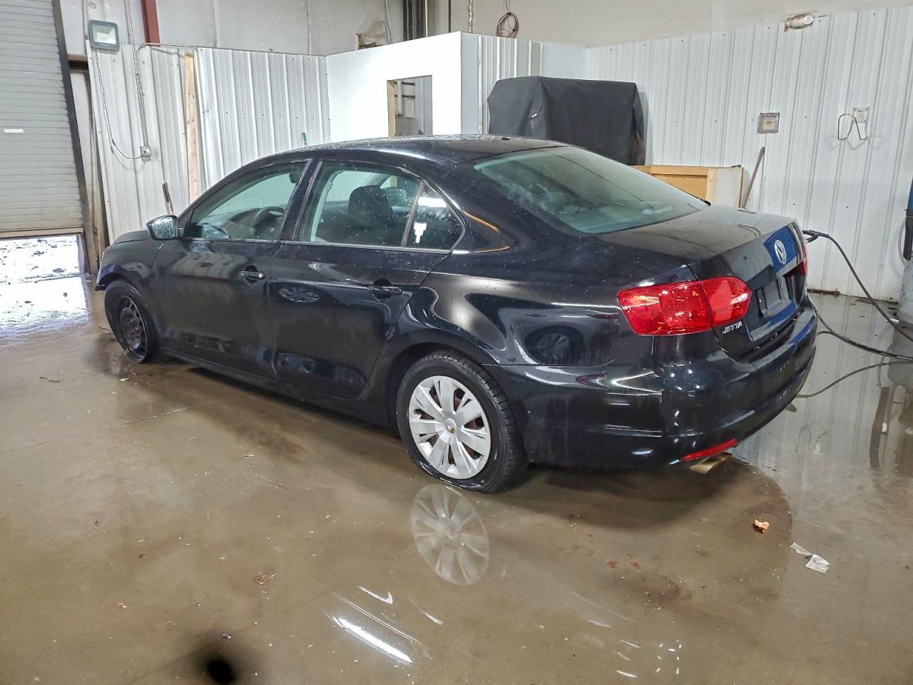 2013 VOLKSWAGEN JETTA BASE photo 2