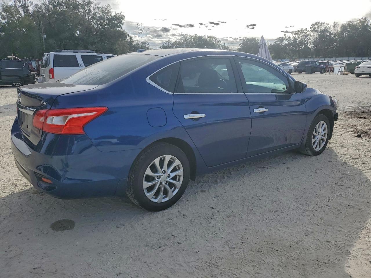 2019 NISSAN SENTRA S photo 3