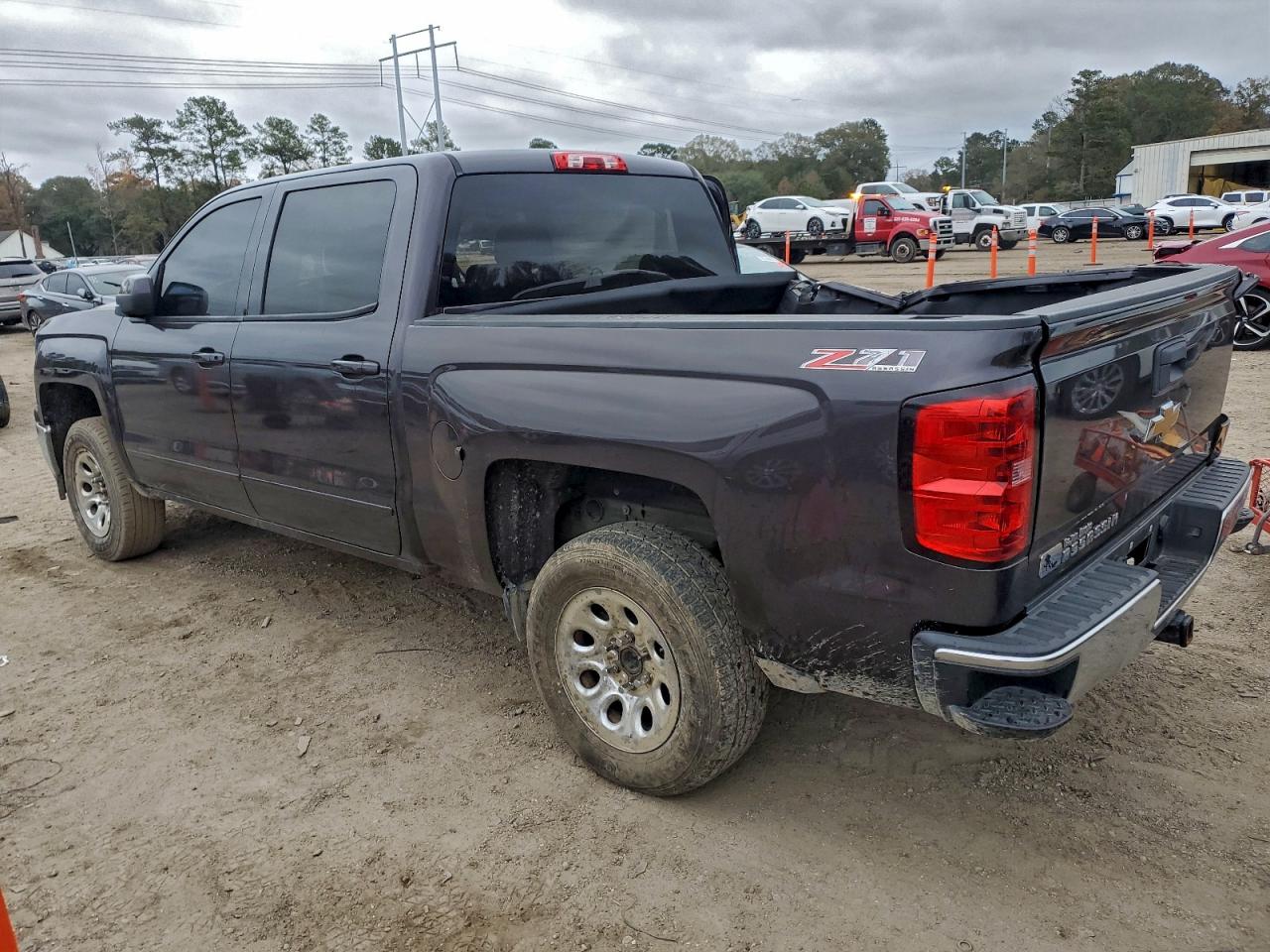 2015 CHEVROLET SILVERADO K1500 LT photo 2