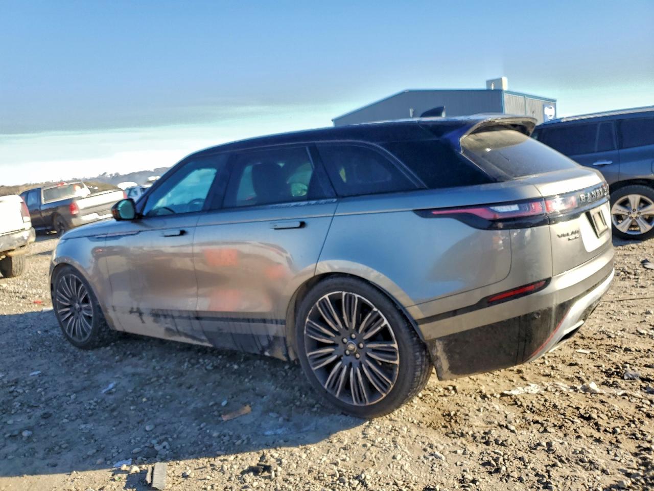 2018 LAND ROVER RANGE ROVER VELAR R-DYNAMIC HSE photo 2