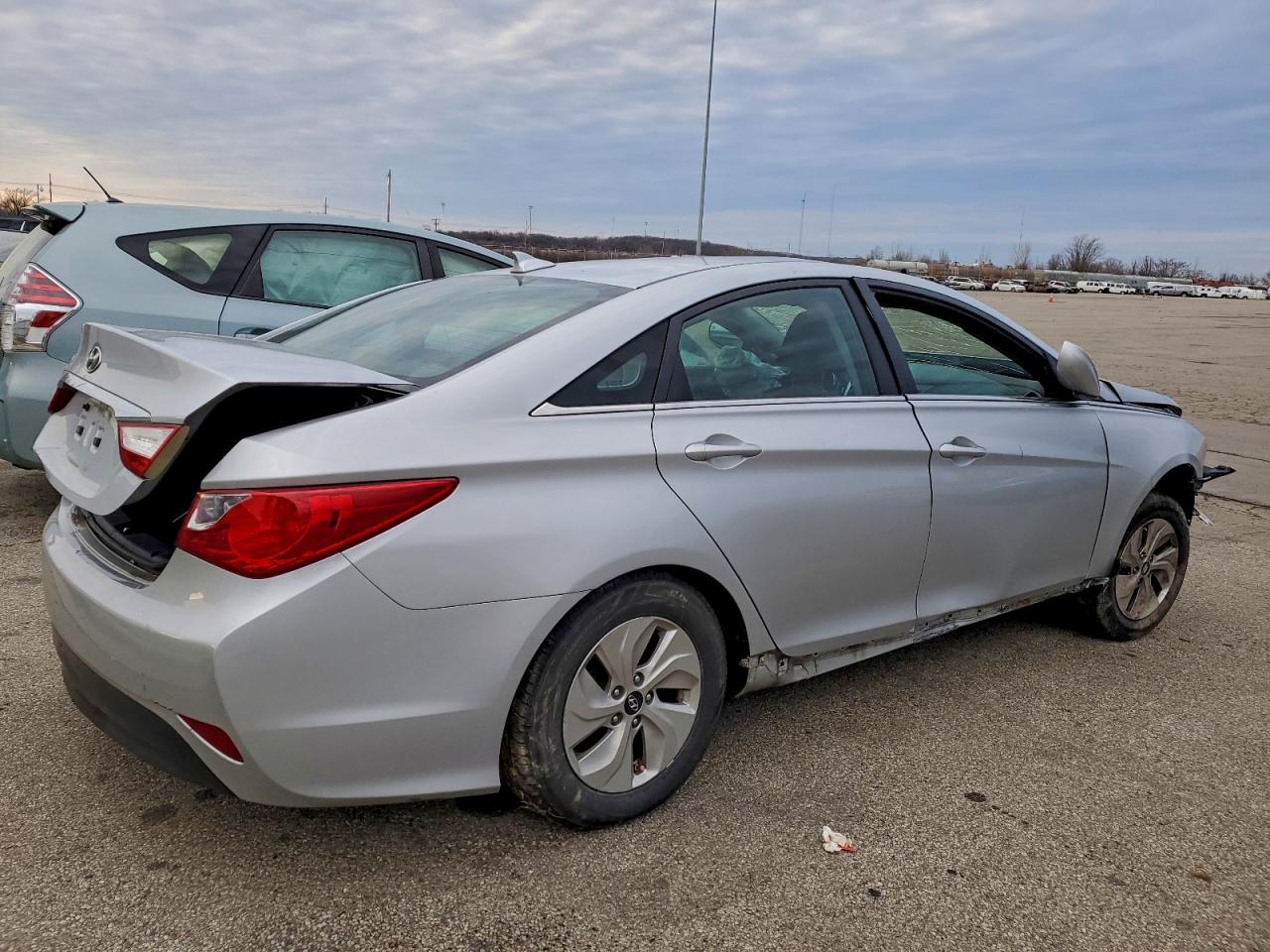 2014 HYUNDAI SONATA GLS photo 3