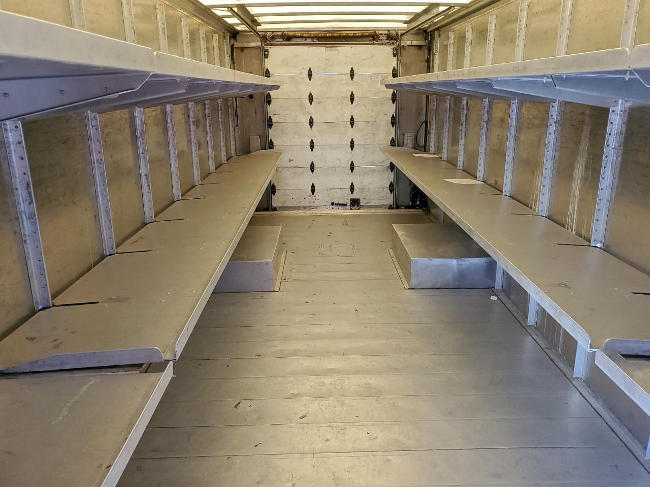 2021 FORD F59 DELIVERY TRUCK photo 10