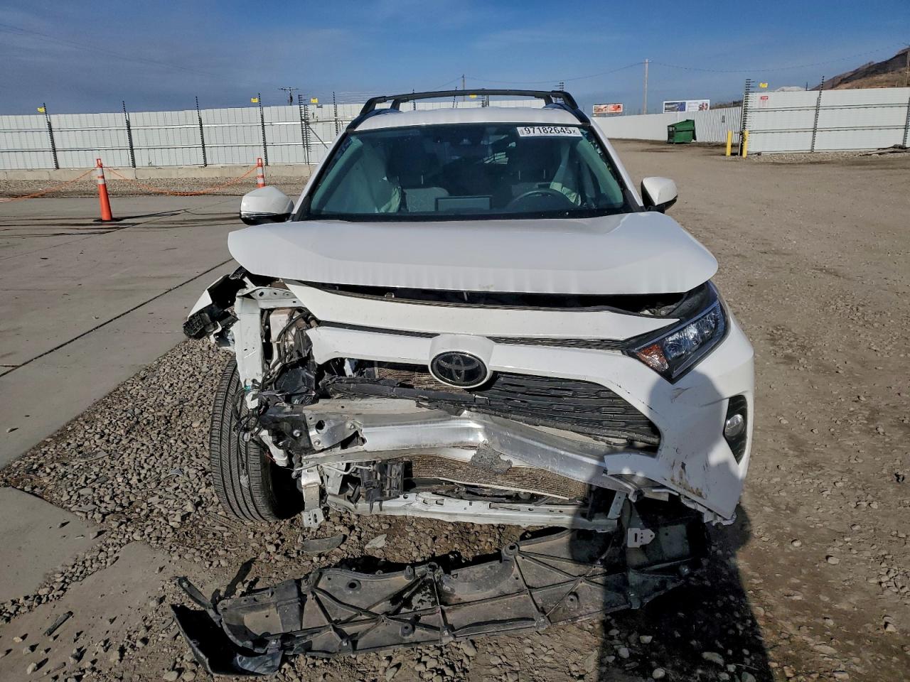 2021 TOYOTA RAV4 XLE photo 5