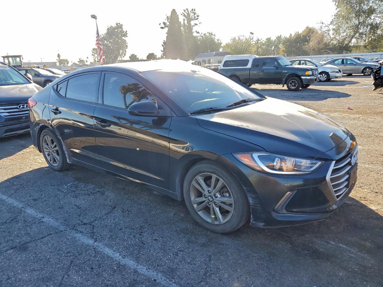 2018 HYUNDAI ELANTRA SEL photo 4