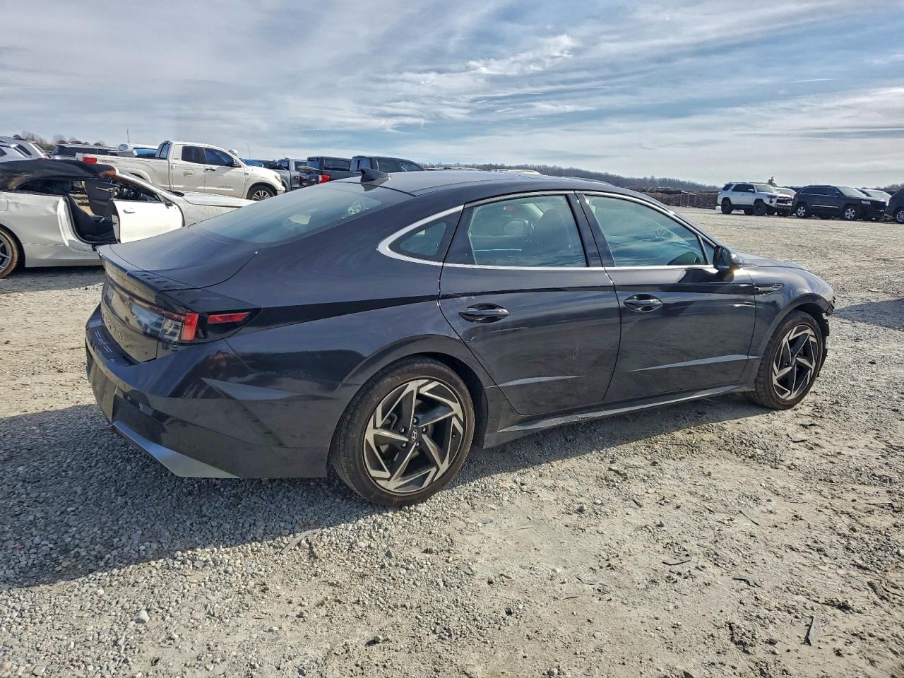 2024 HYUNDAI SONATA SEL photo 3