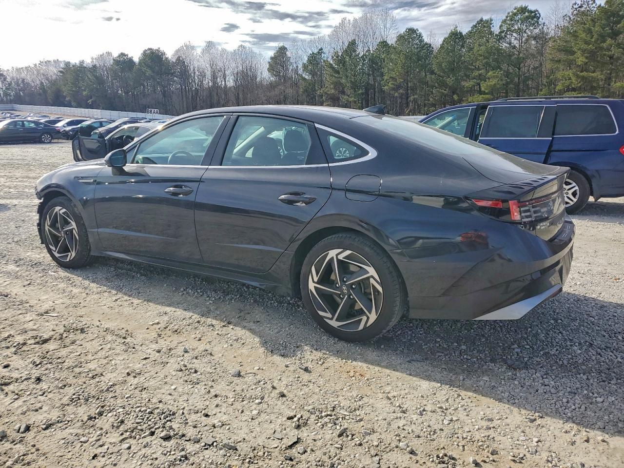2024 HYUNDAI SONATA SEL photo 2
