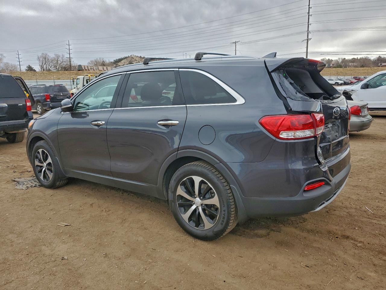 2017 KIA SORENTO EX photo 4