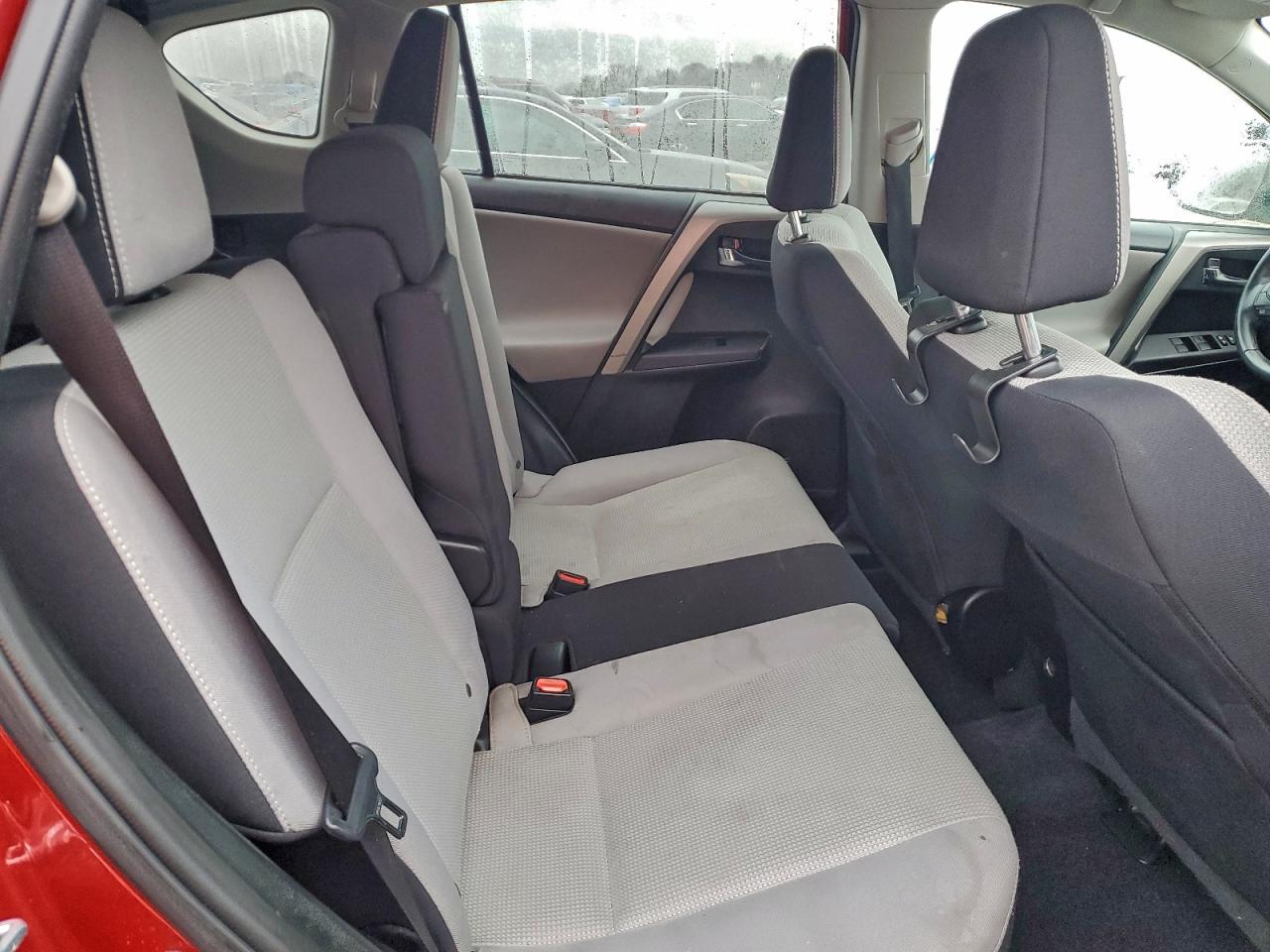2016 TOYOTA RAV4 XLE photo 10