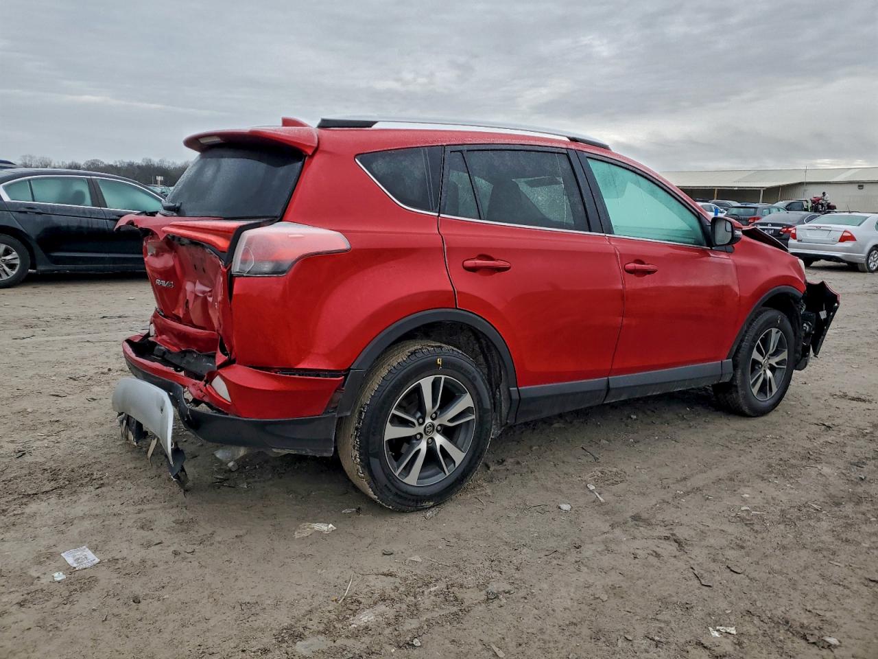 2016 TOYOTA RAV4 XLE photo 3