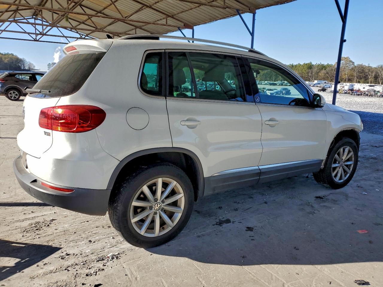 2017 VOLKSWAGEN TIGUAN WOLFSBURG photo 3