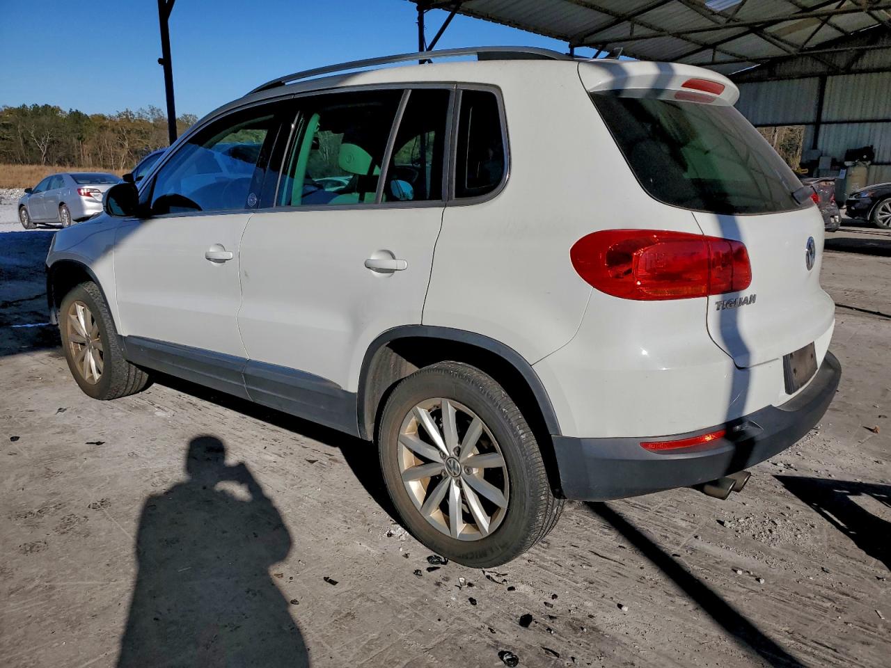 2017 VOLKSWAGEN TIGUAN WOLFSBURG photo 2