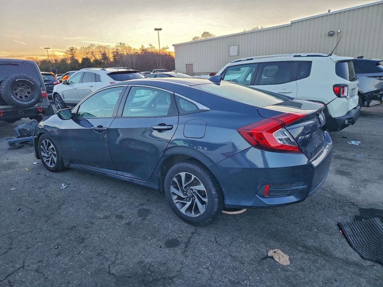 2017 HONDA CIVIC EX photo 2