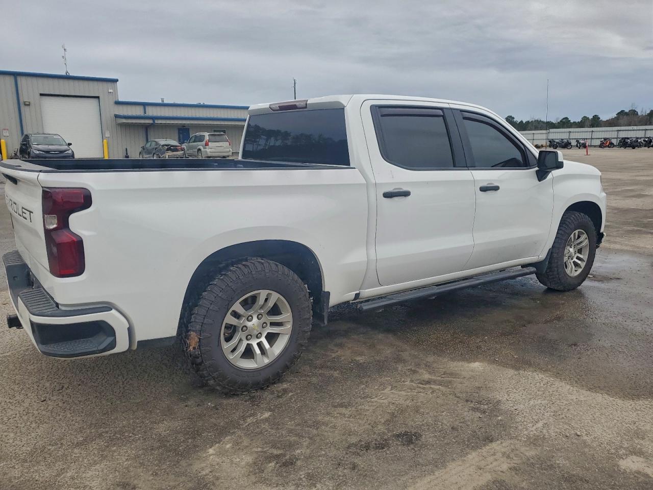 2019 CHEVROLET SILVERADO C1500 CUSTOM photo 3