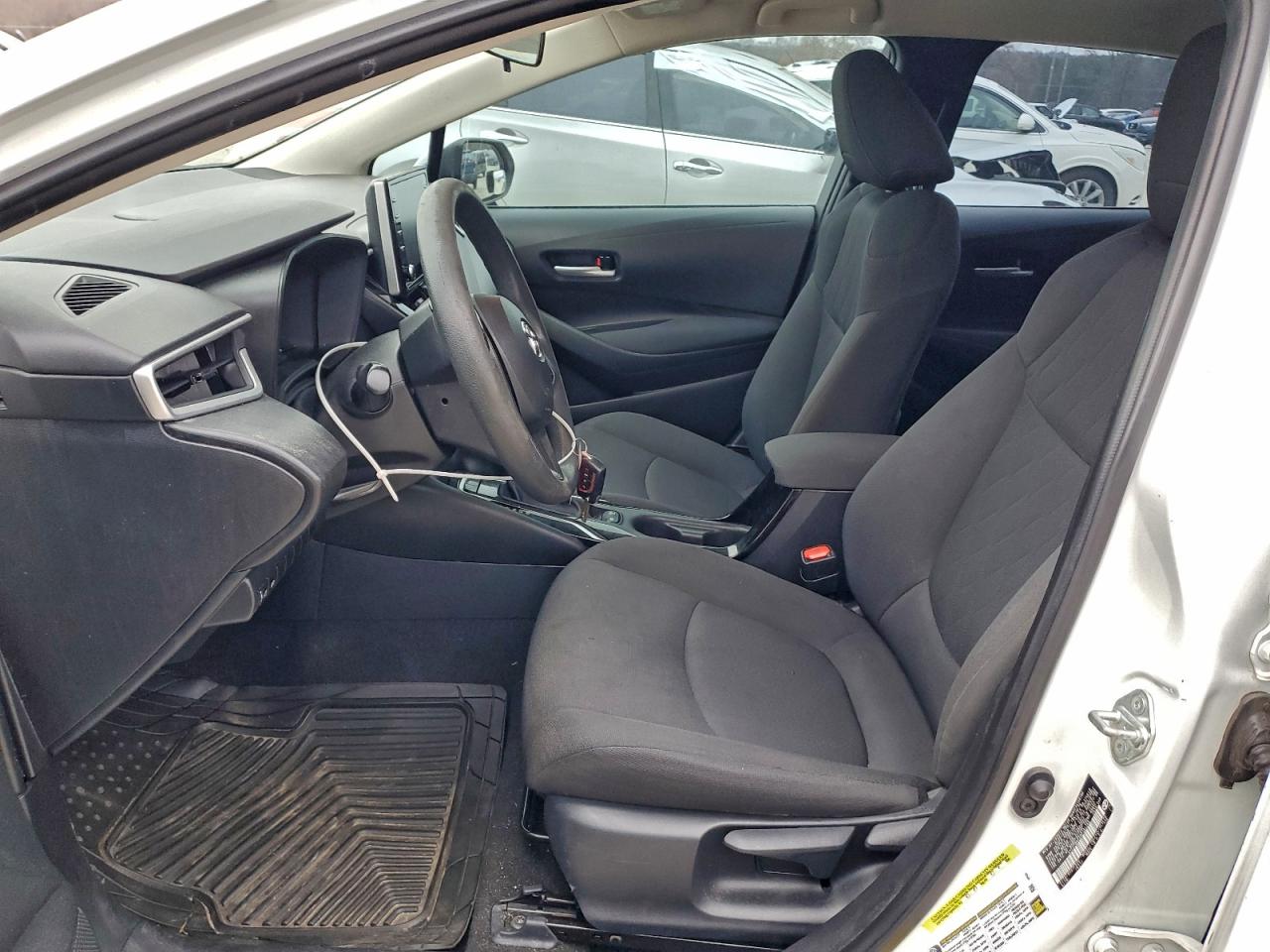2021 TOYOTA COROLLA LE photo 7