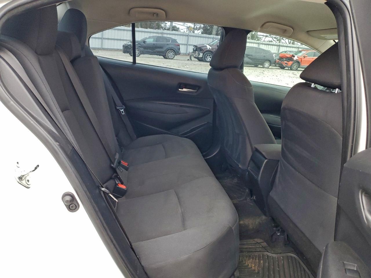 2021 TOYOTA COROLLA LE photo 10