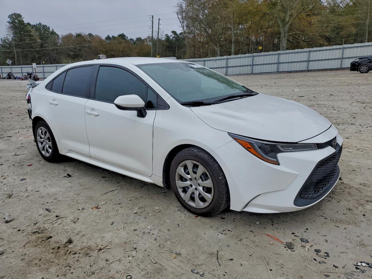 2021 TOYOTA COROLLA LE photo 4