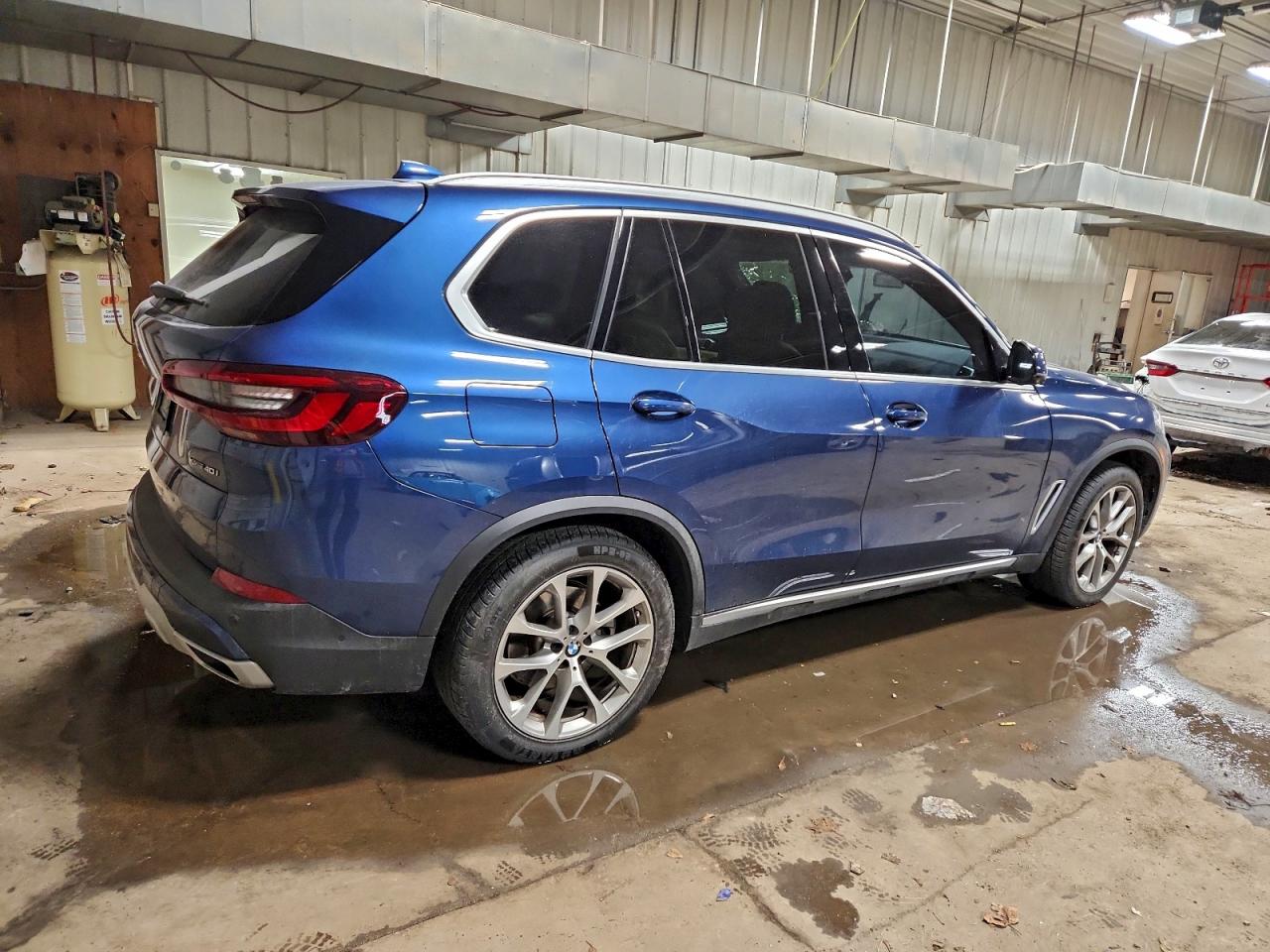 2022 BMW X5 XDRIVE40I photo 3