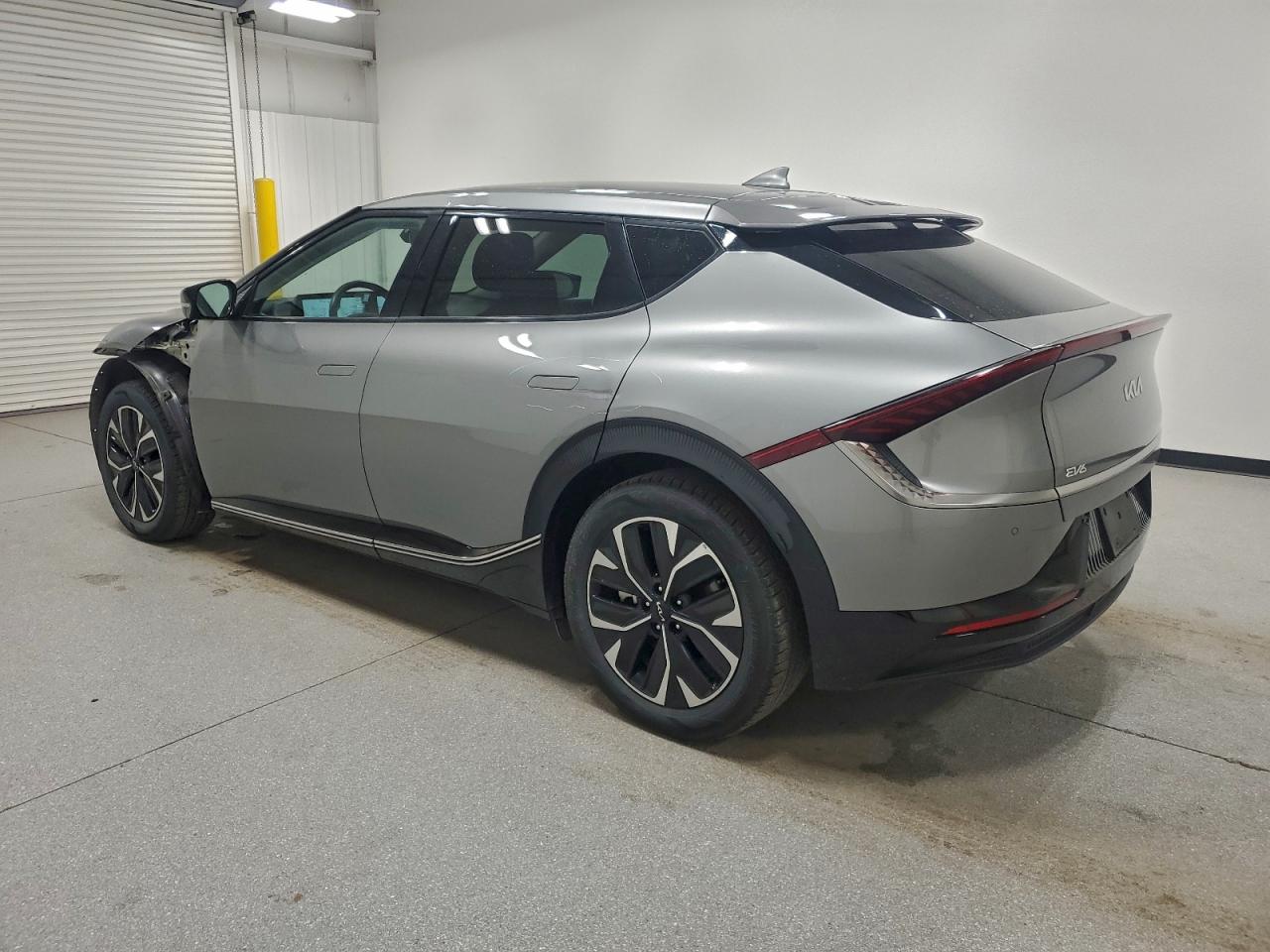 2023 KIA EV6 LIGHT photo 2