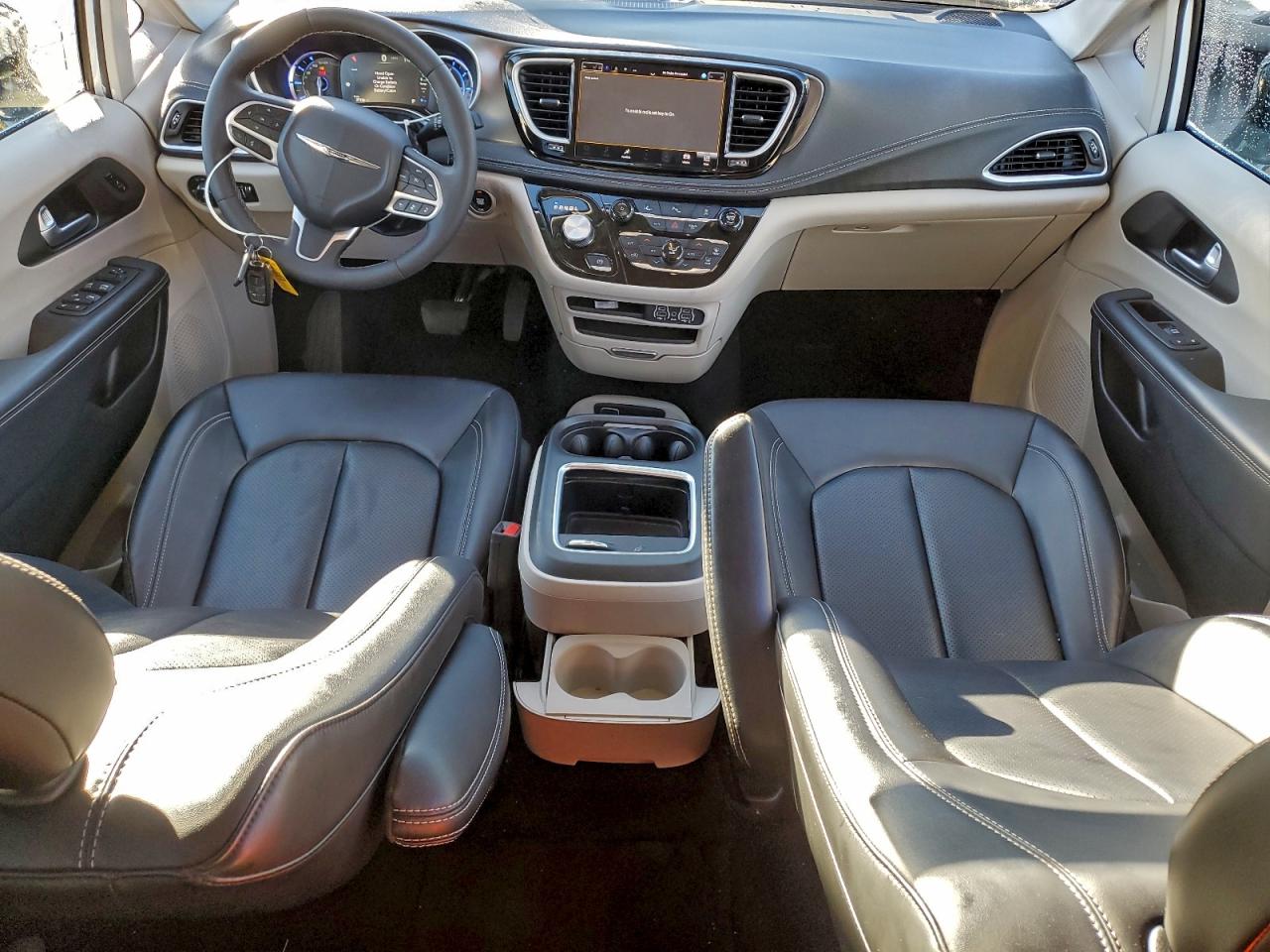 2024 CHRYSLER PACIFICA HYBRID SELECT photo 15