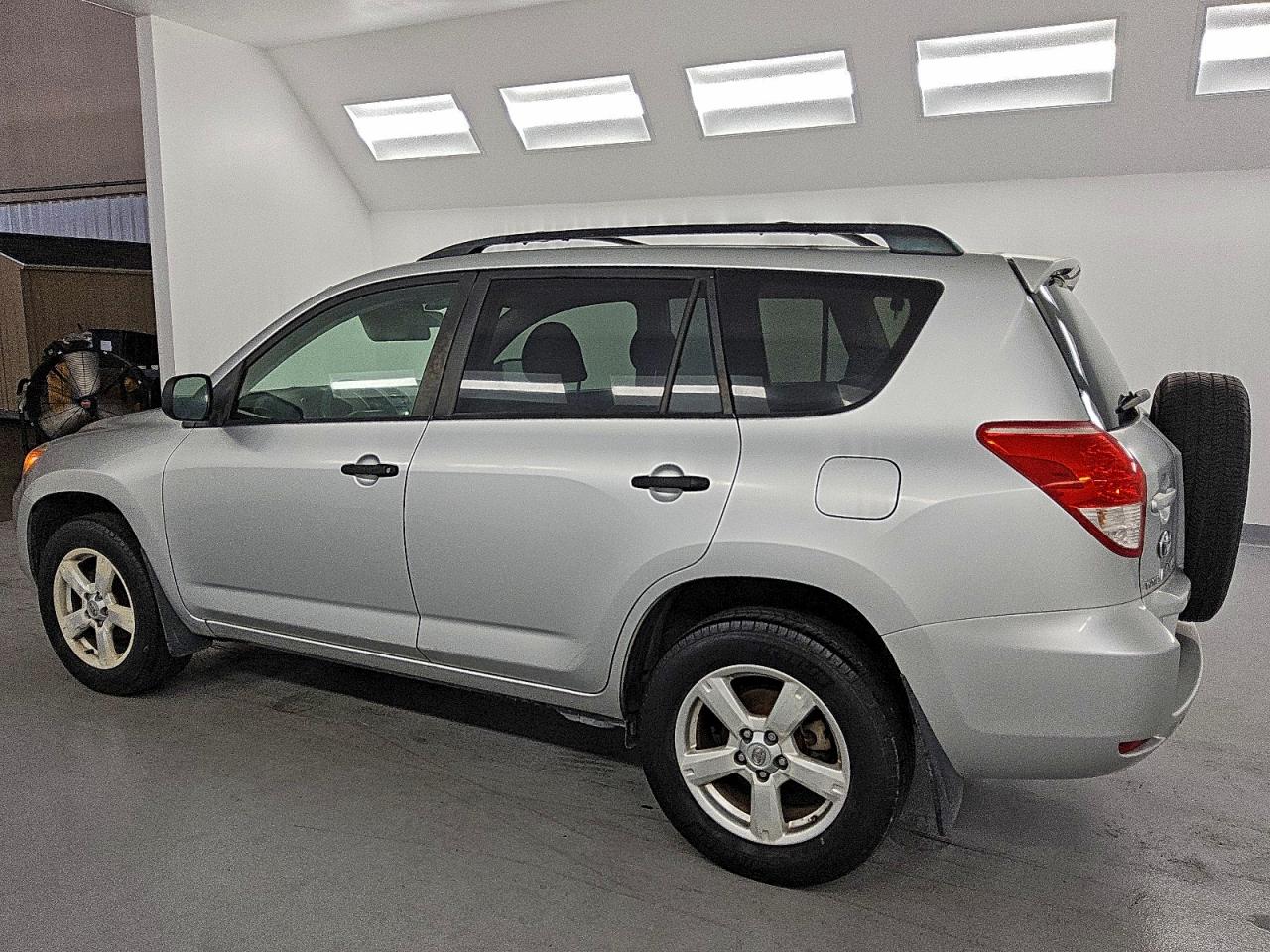 2006 TOYOTA RAV4 photo 2