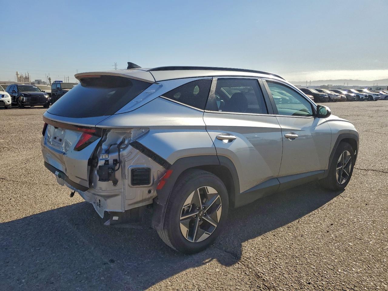 2025 HYUNDAI TUCSON SEL photo 3