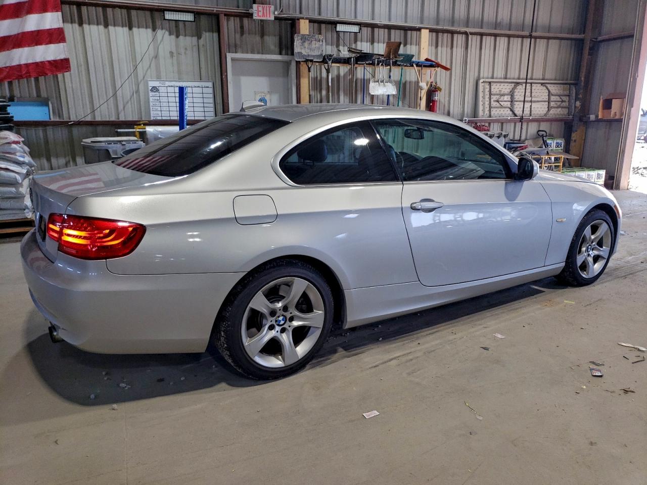 2011 BMW 335 XI photo 3
