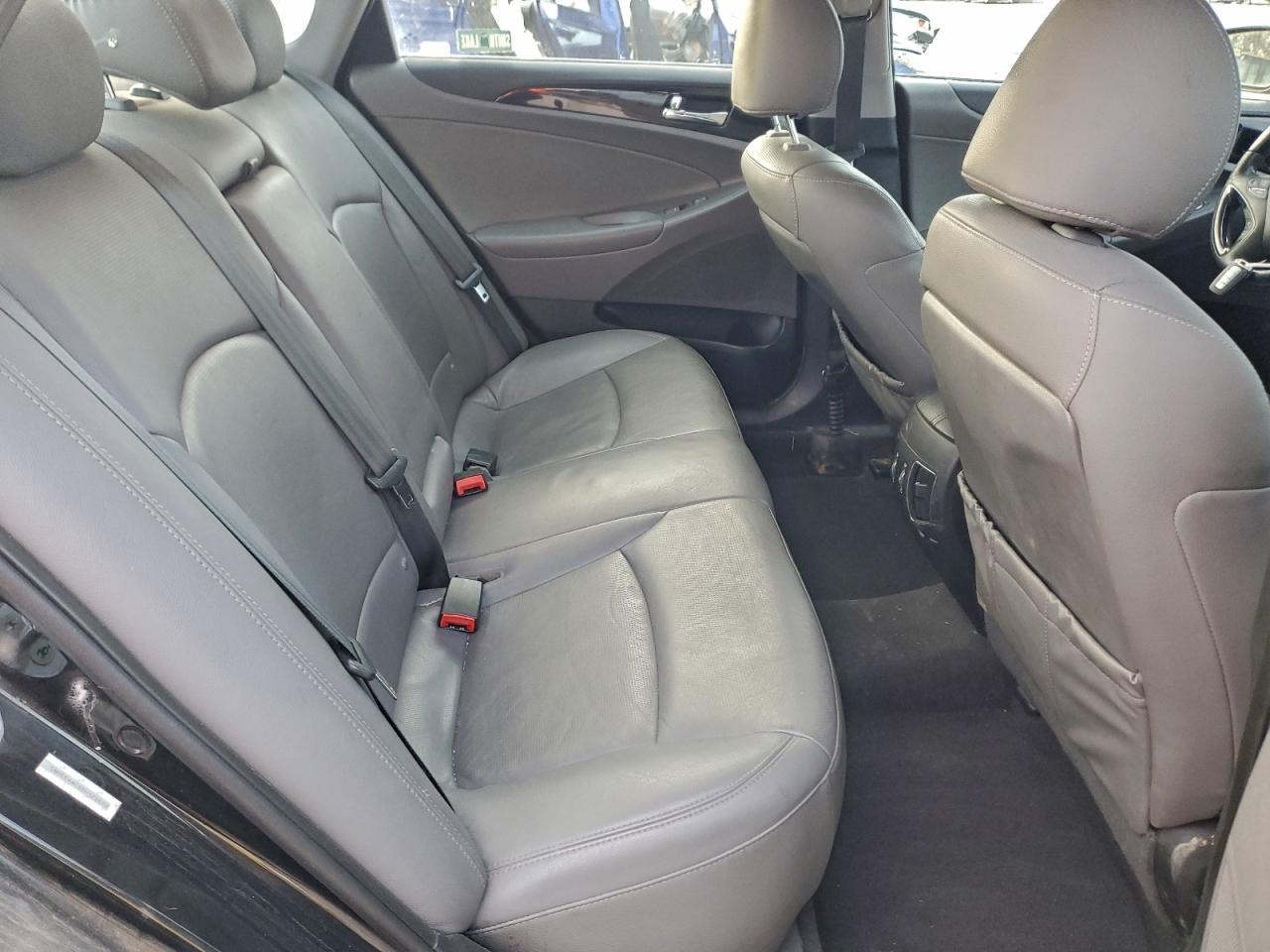 2011 HYUNDAI SONATA SE photo 10