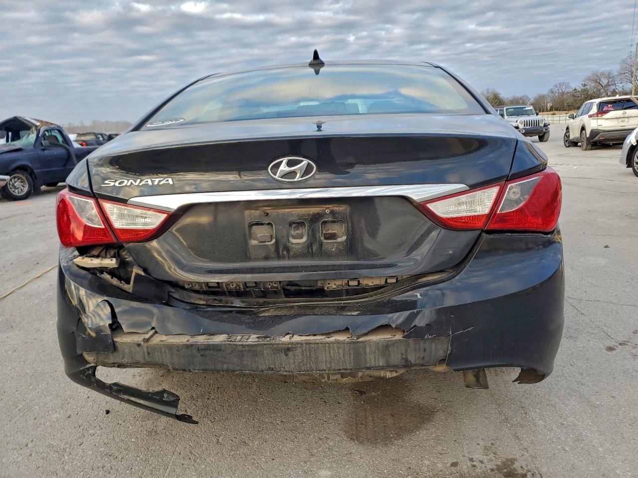 2011 HYUNDAI SONATA SE photo 6