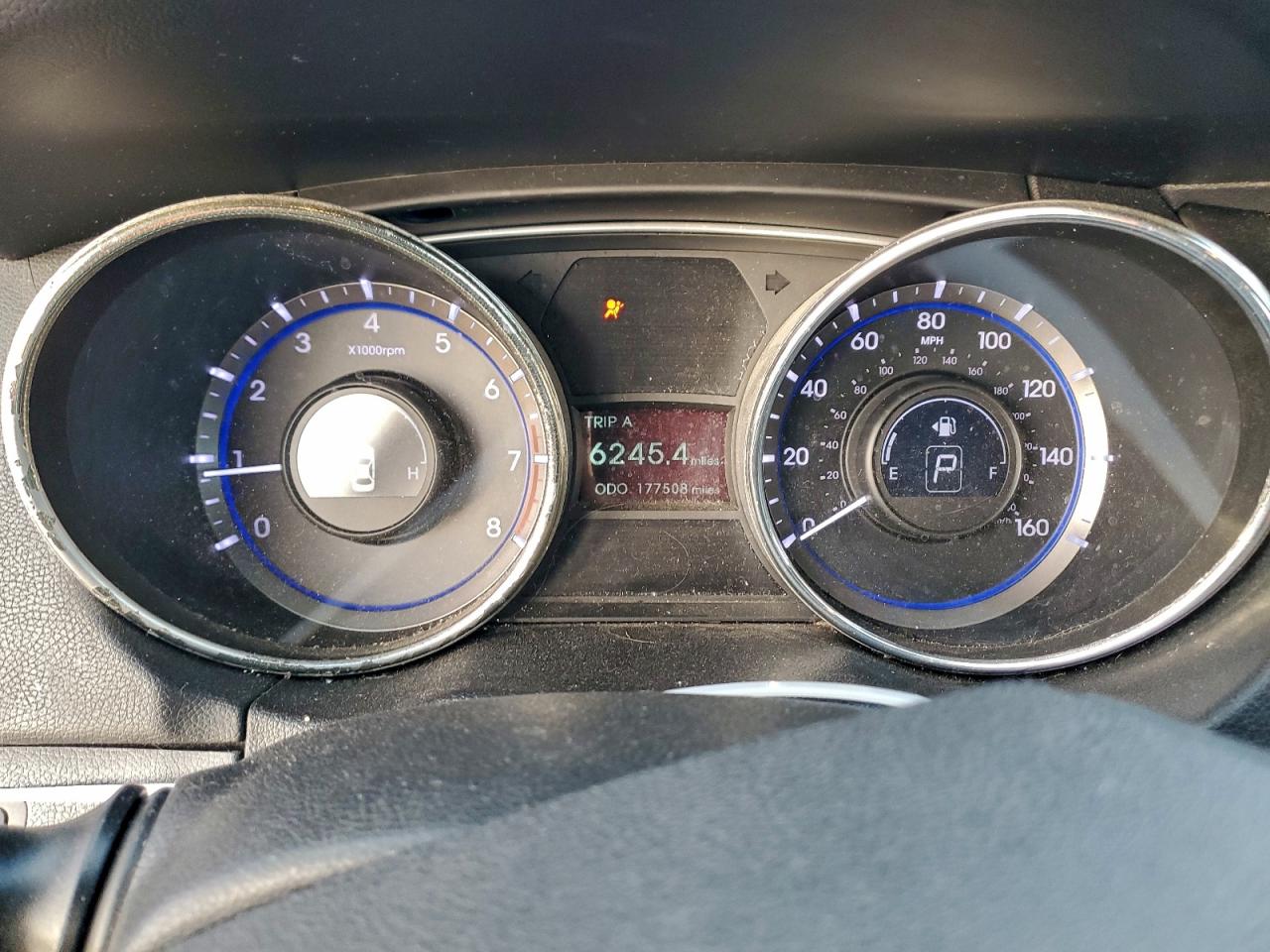 2011 HYUNDAI SONATA SE photo 9
