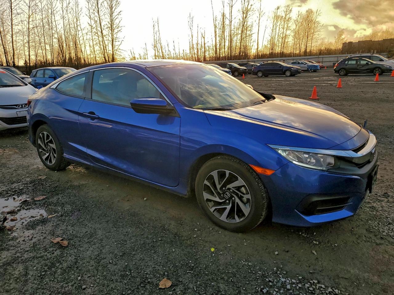 2017 HONDA CIVIC LX photo 4