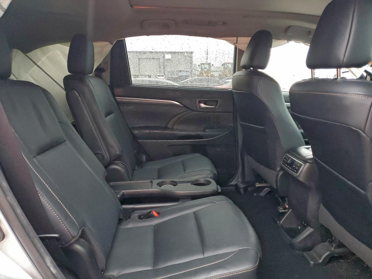 2017 TOYOTA HIGHLANDER HYBRID LIMITED photo 11