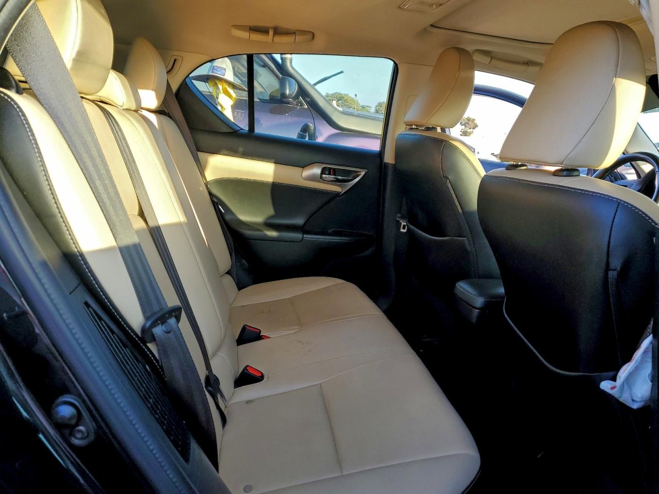2017 LEXUS CT 200 photo 10