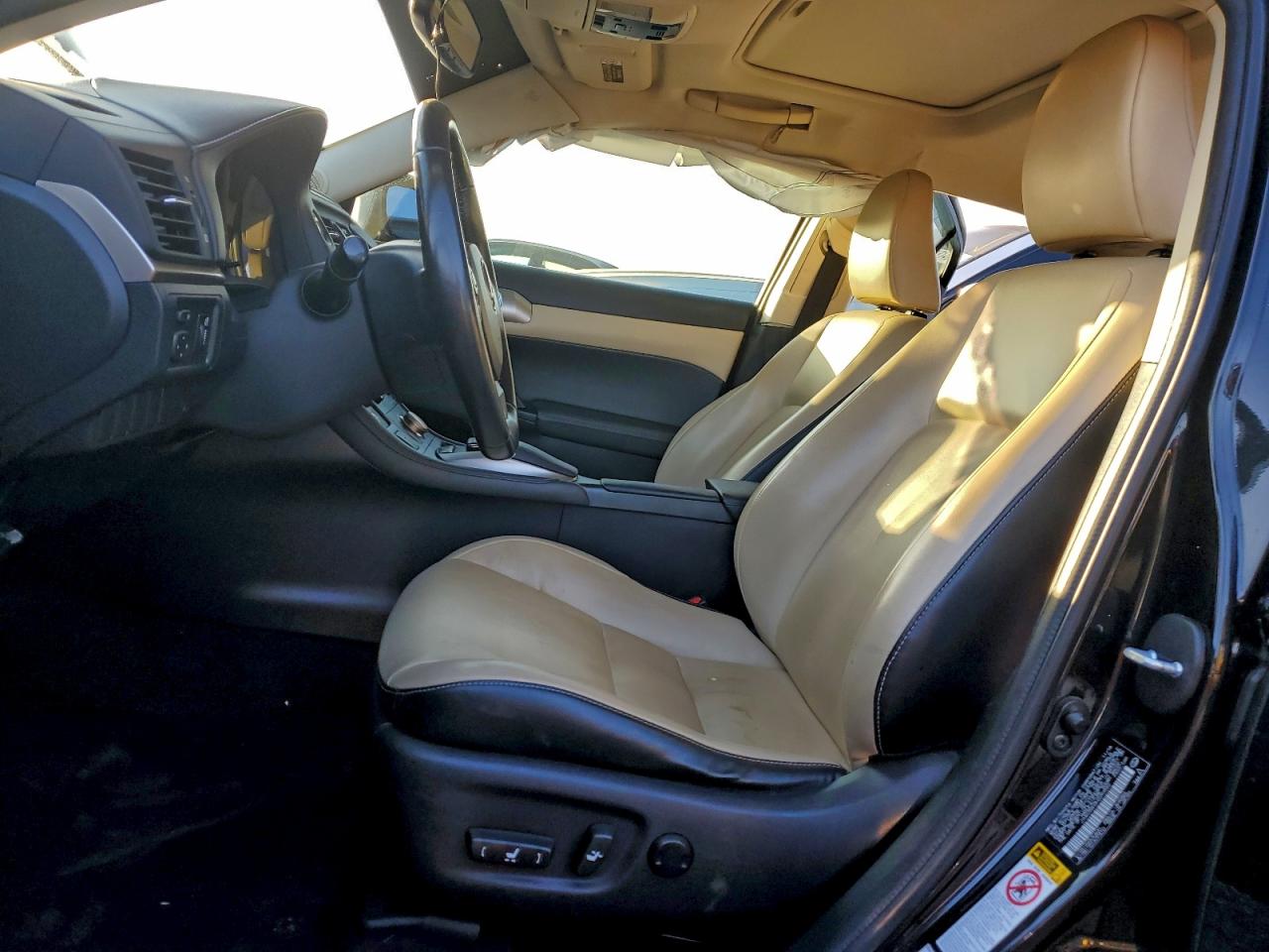 2017 LEXUS CT 200 photo 7