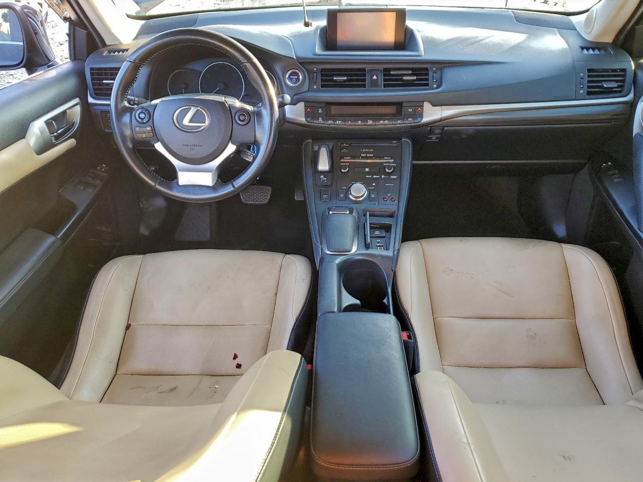 2017 LEXUS CT 200 photo 8