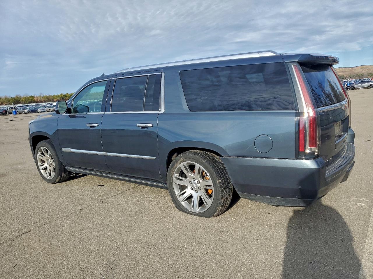 2019 CADILLAC ESCALADE ESV PREMIUM LUXURY photo 2
