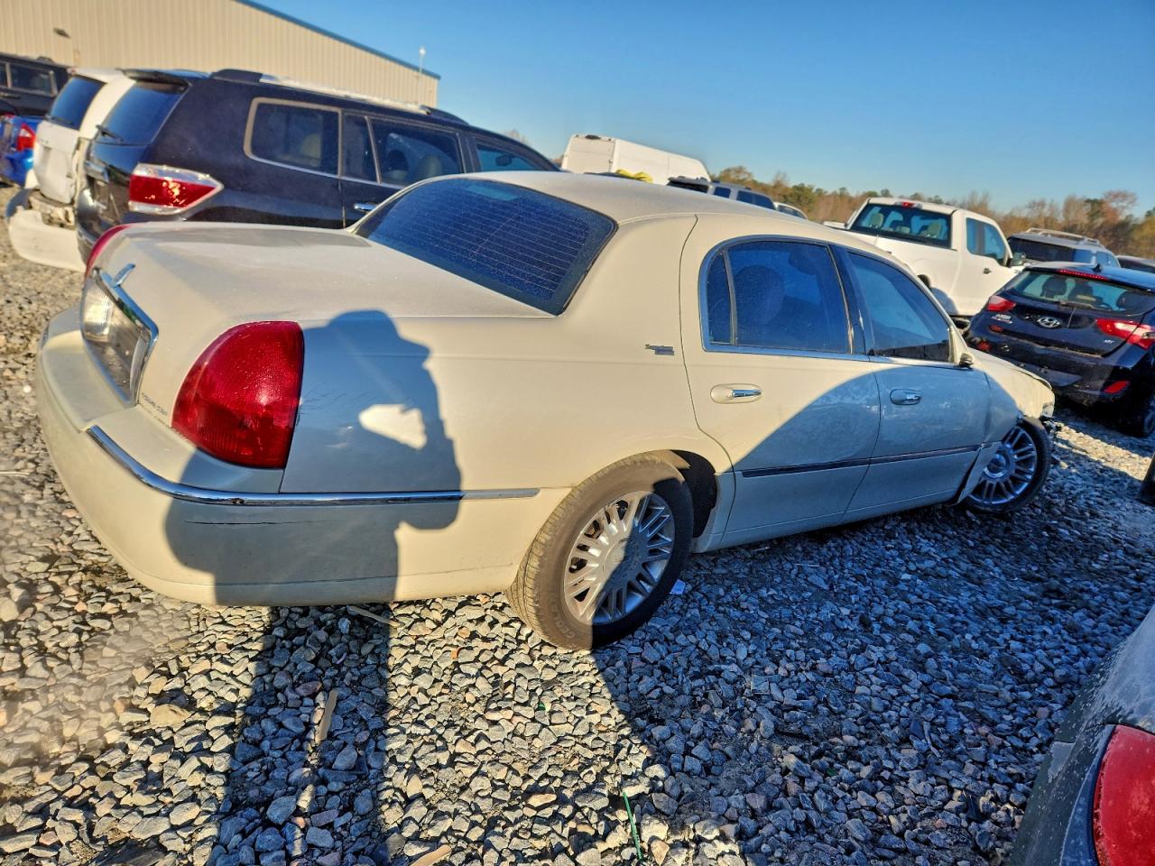 2007 LINCOLN TOWN CAR SIGNATURE LIMITED photo 3