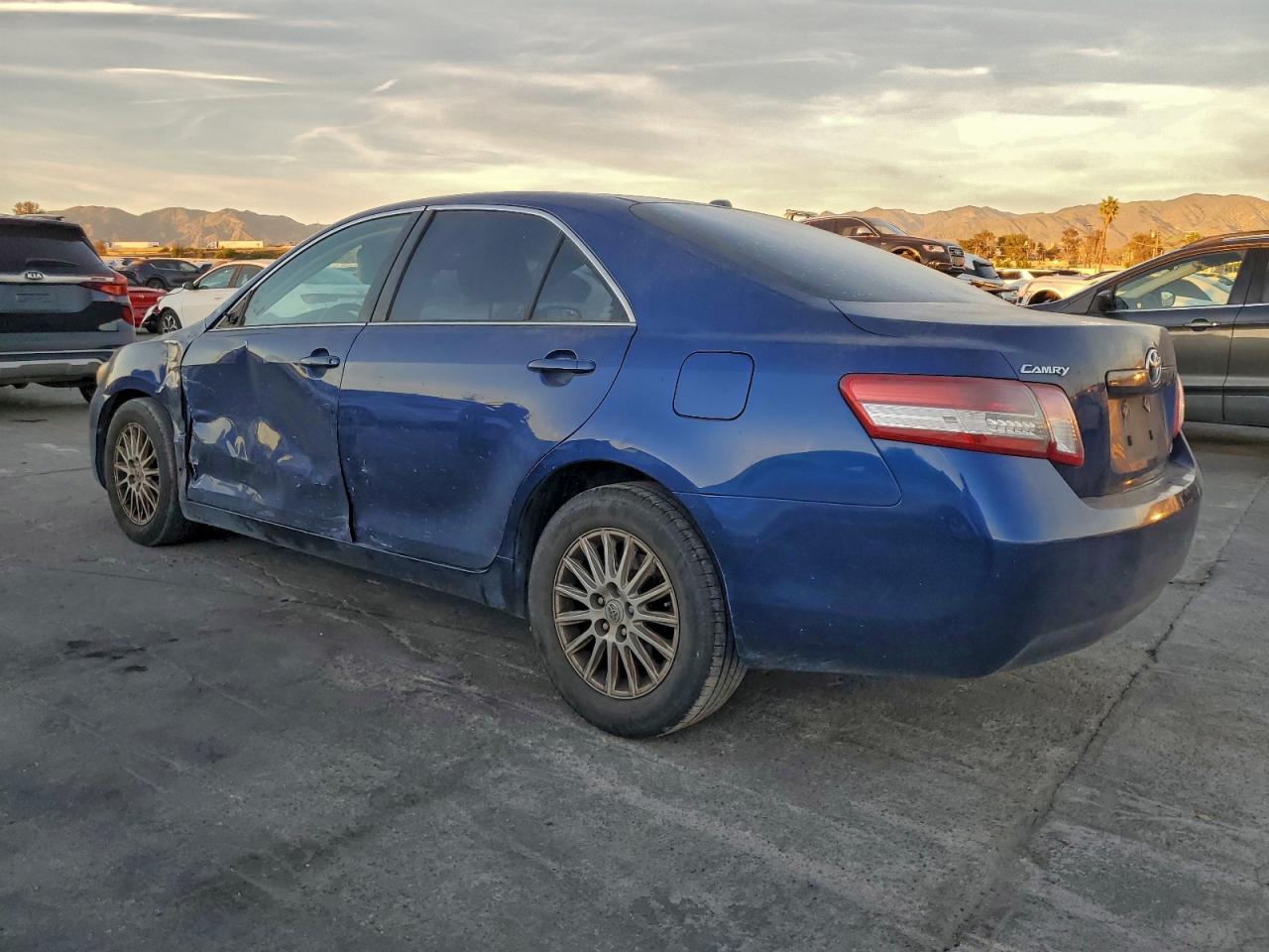 2011 TOYOTA CAMRY BASE photo 2